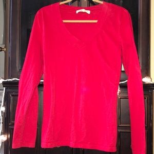 4 red long sleeve undershirts